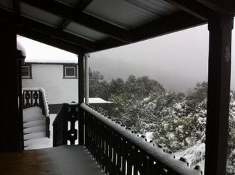 Hotel Dawson Falls Mountain Lodge