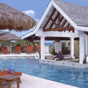 Hotel Coyaba Beach Resort