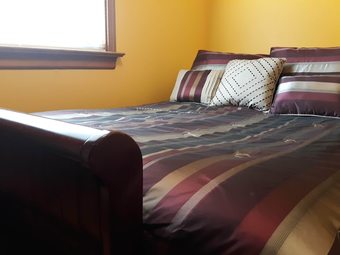 Bed & Breakfast A House Full Of Steel Balls And Games