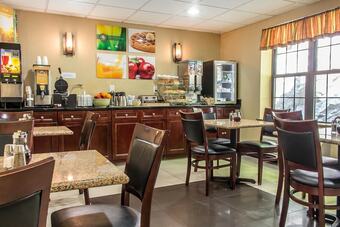 Hotel Quality Inn Near Mountain Creek