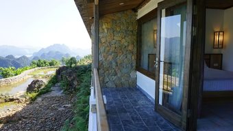 Hotel Ba Khan Village Resort