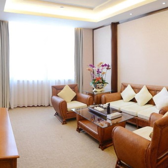 Southeast Huadu Hot Spring Hotel