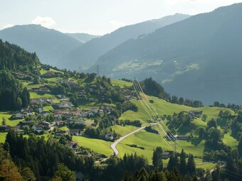 Beautiful Apartment Near Mountains In Gerlosberg