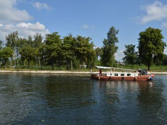 Spacious Villa In Neerpelt Near Welvaart Marina