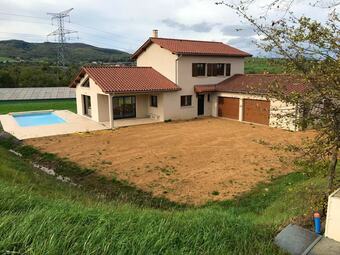 Villa With 5 Bedrooms In Gr�zieu-la-varenne, With Private Pool, Furnished Garden And Wifi