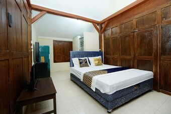 Hotel Spot On 2653 Omah Mbah Lurah Syariah