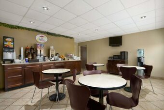 Motel Super 8 By Wyndham Tupelo Airport