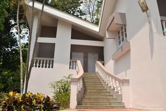 Hotel Farmagudi Hill Retreat