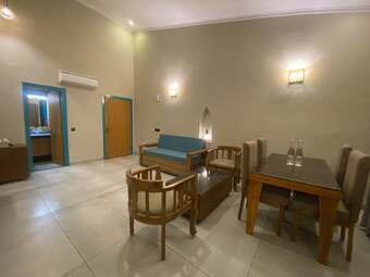 Hotel The Baakhli
