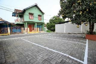 Reddoorz Plus @ Jalan Damai 2