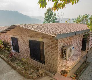 Hotel White Orchid Resort