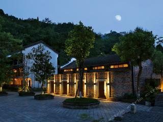 Hotel Howard Johnson Life Mountain View Chengdu