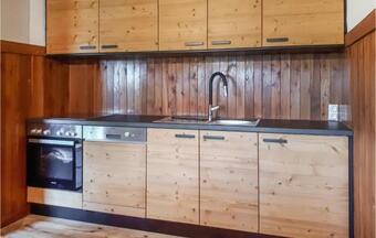 Amazing Home In Setusch Sch�tzen W/ 1 Bedrooms