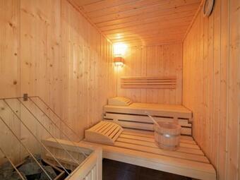 Top Class Chalet With 5 Bathrooms Near Small Slope