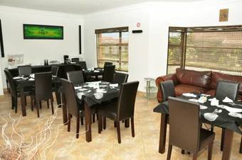 Hostal Me Casa Guest House