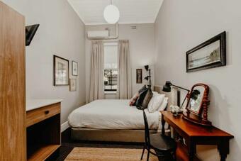 Posada The Commercial Quarters - Room 2-has Air Conditioning, Free Wifi, Tv And Fridge