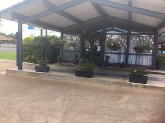 Hotel Peppercorn Motor Inn