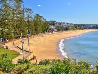 White Beach Studio - 42a Ash Street