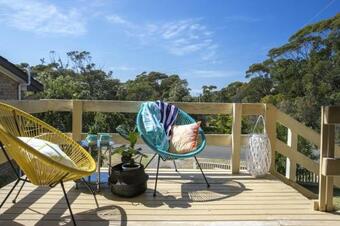 Canberra Cres 2e Burrill Lake, Upstairs Apartment