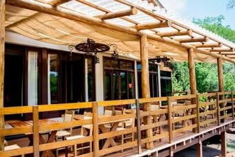 Hotel Fazenda Tr�s Cascatas