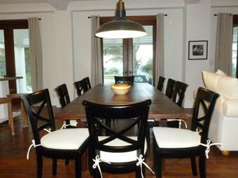 Alfred House And Cottage