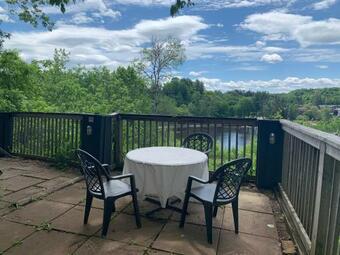 Hotel Inn At The Falls