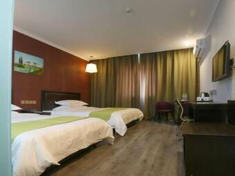 Greentree Wulumuqi Airport Hotel