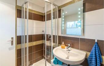 Stunning Home In Friedrichskoog With Wifi And 2 Bedrooms