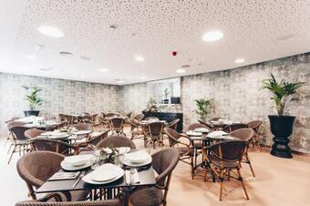 Hotel Arha Casona De Carmona (antiguo Parador De Carmona-cantabria)