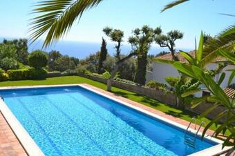 Fornells de La Selva Apartment Sleeps 4 With Pool