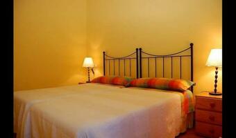 Guardia De Tremp Villa Sleeps 14 With Pool