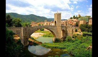 La Bisbal Villa Sleeps 2 With Pool