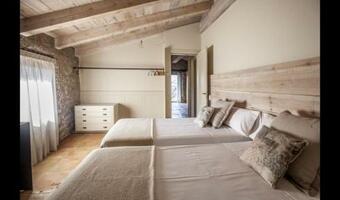 Sant Bartomeu Del Grau Villa Sleeps 7 With Pool
