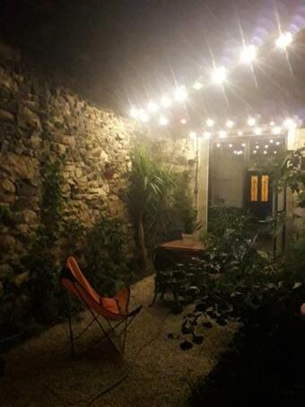 Hostal Chambre De Charme Avec Patio Independant