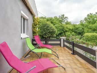 Attractive Holiday Home In Cessenon-sur-orb With Terrace