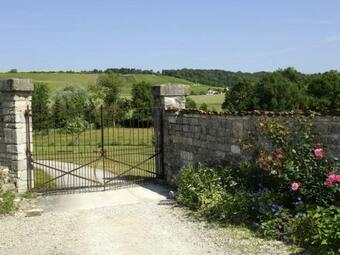 G�te Colomb�-le-sec, 3 Pi�ces, 4 Personnes - Fr-1-543-76