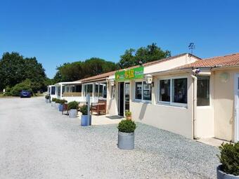 Bungalow With 2 Bedrooms In Commequiers With Shared Pool And Terrace 27 Km From The Beach