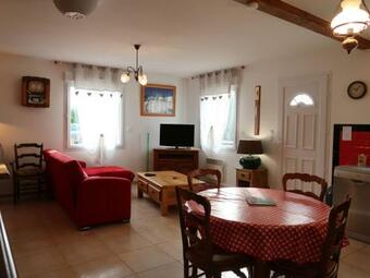 Holiday Home Chez P'tit Claude - Cez408