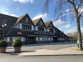 Holiday Inn Express Deauville Sud, An Ihg Hotel