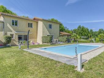 Elegant Holiday Home In Gagni�res With Swimming Pool