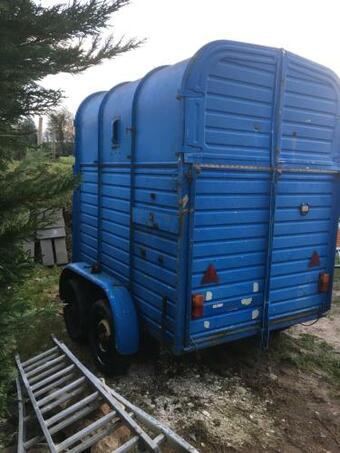 Captivating 1-bed Pod In Passais-villages