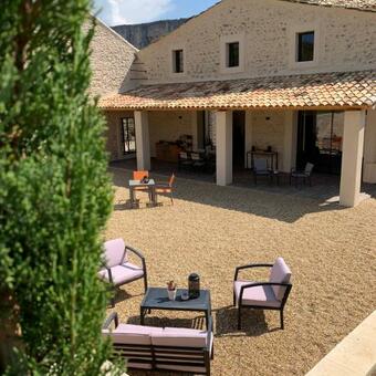 Hostal Le Mas Aux Cedres