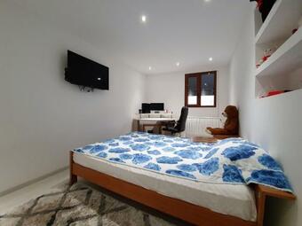 Modern Holiday Home In Puich�ric Near Kayaking, Camping