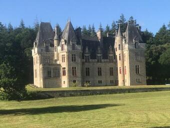 Hostal Chateau Le Brossay