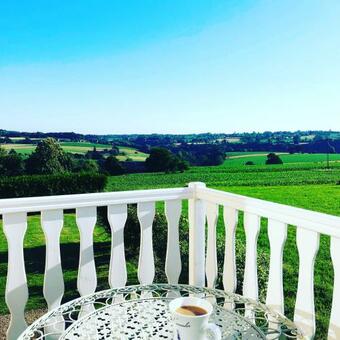 6 Bedroom House With Pool