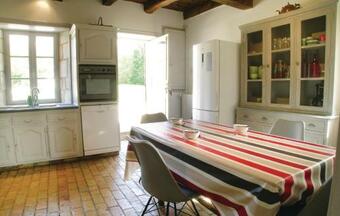 Holiday Home Coulonges Sur L'autize 08