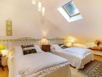 Spacious Holiday Home In Saint-martin Le Redon With Garden