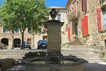 Pretty House With Garden And Swimming Pool Secured