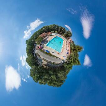 Camping Les Micocouliers