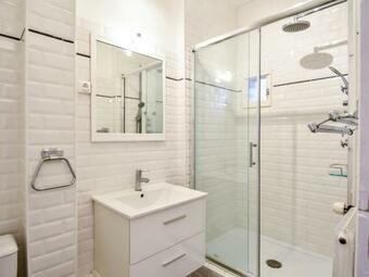 Apartment La Pinchonni�re